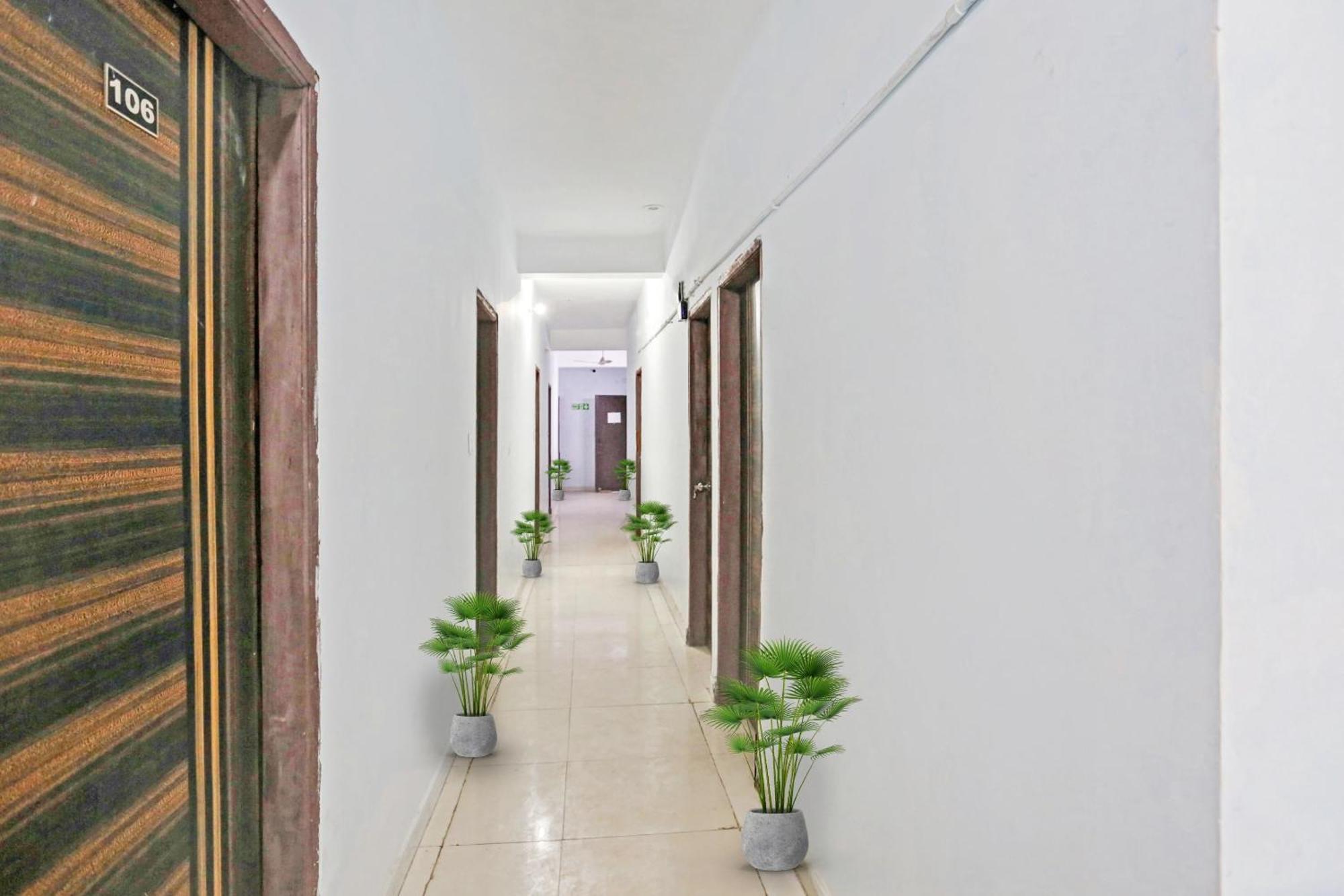 ניו דלהי Hotel O Imperial Residency Near Dashrath Puri Metro Station מראה חיצוני תמונה
