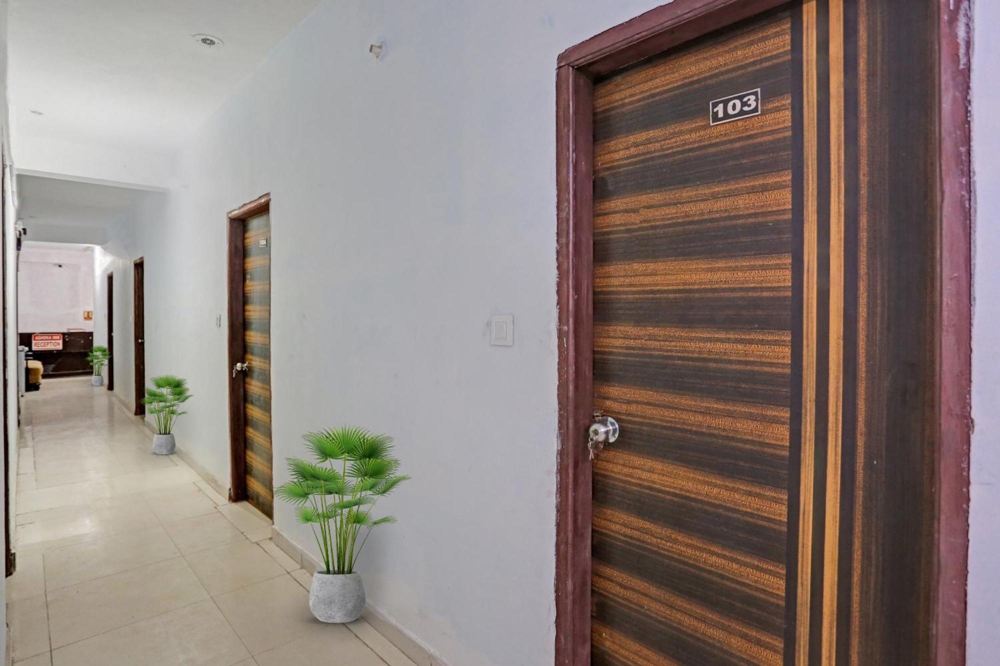 ניו דלהי Hotel O Imperial Residency Near Dashrath Puri Metro Station מראה חיצוני תמונה